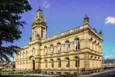 Saltaire, een Victoriaans modeldorp - Saltaire: De Victoria Hall werd gebouwd in de Italianiserende stijl en werd voltooid in 1871. De Victoria Hall of de Saltaire Club & Institute...