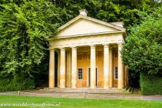 Studley Park - Fountains Abbey - Studley Royal Park en de ruïnes van Fountains Abbey: De Temple of Piety is een van de follies in de Georgiaanse watertuinen van Studley...