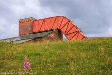 Industrieel landschap van Blaenavon - Industrieel landschap Blaenavon:&nbsp;Het luchttoevoer en afvoerkanaal&nbsp;van de steenkoolmijn de Big Pit. Enorme ventilatoren werden gebruikt...