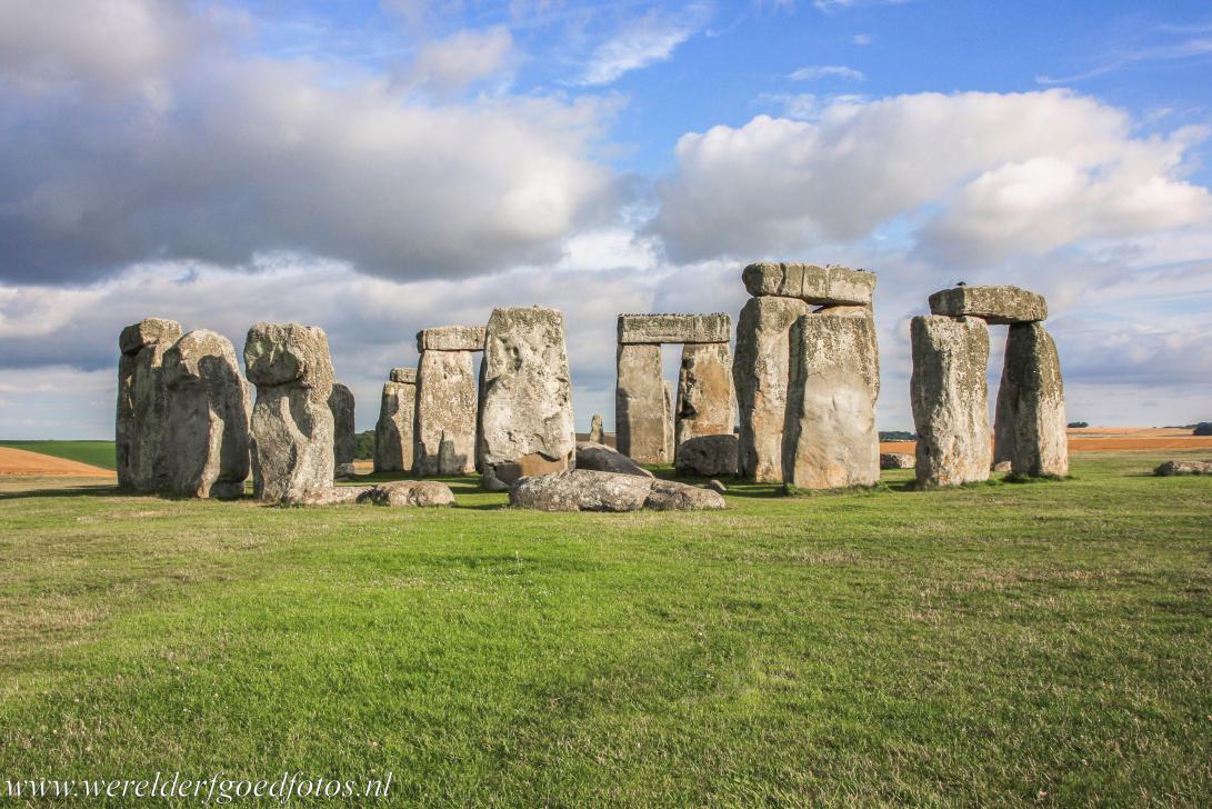 Stonehenge - Stonehenge is probably the most famous megalithic monument on earth. The question of who built Stonehenge is unanswered even today. The oldest... Stonehenge - Stonehenge is probably the most famous megalithic monument on earth. The question of who built Stonehenge is unanswered even today. The oldest...