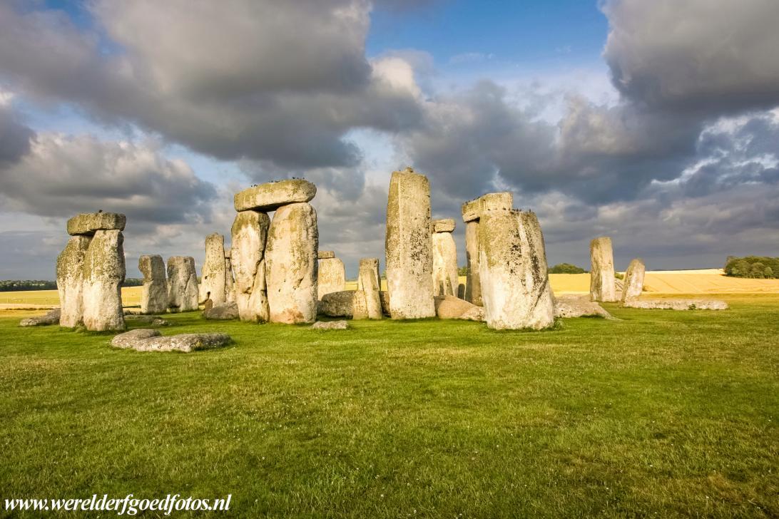 Stonehenge - The standing stones in the middle of Stonehenge consist of the Sarsen Circle and the Bluestone Circle. The Sarsen Circle is about 30 metres...