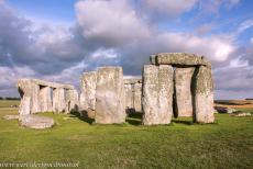 Stonehenge - Stonehenge,&nbsp;Avebury&nbsp;en bijbehorende plaatsen:&nbsp;De binnenste cirkel van Stonehenge wordt&nbsp;de Bluestone Cirkel genoemd, de cirkel...