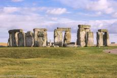 Stonehenge - Stonehenge is zonder twijfel het&nbsp;bekendste megalithische monument op aarde. Stonehenge ligt op de Salisbury Plain, een groot kalkstenen...
