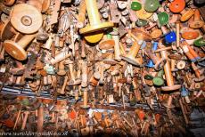 Derwent Valley Mills - De grootste verzameling klossen ter wereld is te vinden in de bobbin room van Masson Mills. Naar schatting&nbsp;hangen aan het plafond...