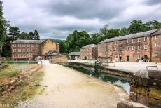 Derwent Valley Mills - De Cromford Mill in de Derwent Valley. De fabriekant Richard Arkwright ontwikkelde een nieuw systeem voor het&nbsp;vervaardigen van katoen,...