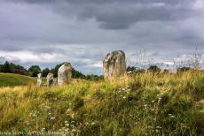  Avebury Stone Circles - The megalithic monument of Avebury is&nbsp;about 5000 years old. Avebury&nbsp;consists of&nbsp;two inner stone circles and&nbsp;a larger outer...