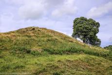 Bend of the Boyne - Dowth - Brú na Bóinne - het archeologisch ensemble van de Bend of the Boyne: Het passagegraf Dowth werd ongeveer 5000 jaar geleden...