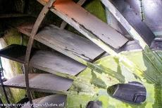 Molengang van Kinderdijk-Elshout - Molens van Kinderdijk-Elshout: Het schoepenrad van de Nederwaard Molen no. 2 werd gebruikt om het water uit de polder in de ringvaart te...