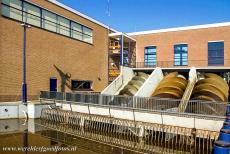 Mill Network at Kinderdijk-Elshout - The J.U.Smit Pumping Station at Kinderdijk replaced on older pumping station in 1972 and was expanded in 2005. The modern The J.U.Smit...