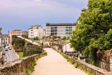 Romeinse muren van Lugo - De Romeinse stadsmuren van Lugo: Vijf originele Romeinse stadspoorten zijn nog intact. De best bewaard gebleven poorten zijn de Porta Falsa...