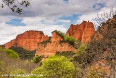 Las Médulas - Las Médulas: Opencast mining or Ruina Montium was one of the mining systems used by the Romans. The result is a dramatic landscape...