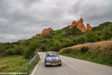 Las Médulas - Een classic Mini in Las Médulas. Toen de Romeinen na twee eeuwen mijnbouw de goudmijnen van Las Medulas verlieten, lieten ze het...