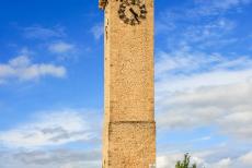 Historische ommuurde stad Cuenca - Historische ommuurde stad Cuenca: De Torre de Mangana werd in de 16de eeuw gebouwd, de toren is vermoedelijk een overblijfsel van...