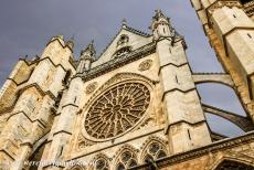 Pelgrimsroutes naar Santiago de Compostela - Pelgrimsroute naar Santiago de Compostela in Spanje: De kathedraal van León is een van de drie belangrijkste kathedralen...
