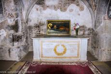 Monastery of Hosios Loukas - Monastery of Hosios Loukas: The burial crypt housing the tomb of Hosios Loukas, St. Luke. The crypt is situated beneath the Katholikon,...