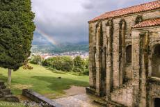Monumenten van Oviedo en het koninkrijk Asturië - Monumenten van Oviedo en het koninkrijk Asturië: De Asturische pre-romaanse kerk Santa María del Naranco. Na een...
