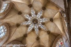 Kathedraal van Burgos - Kathedraal van Burgos: De stervormige koepel van de 15de eeuwse Kapel van de Condestable. De acht punten staan symbool voor de achtste...