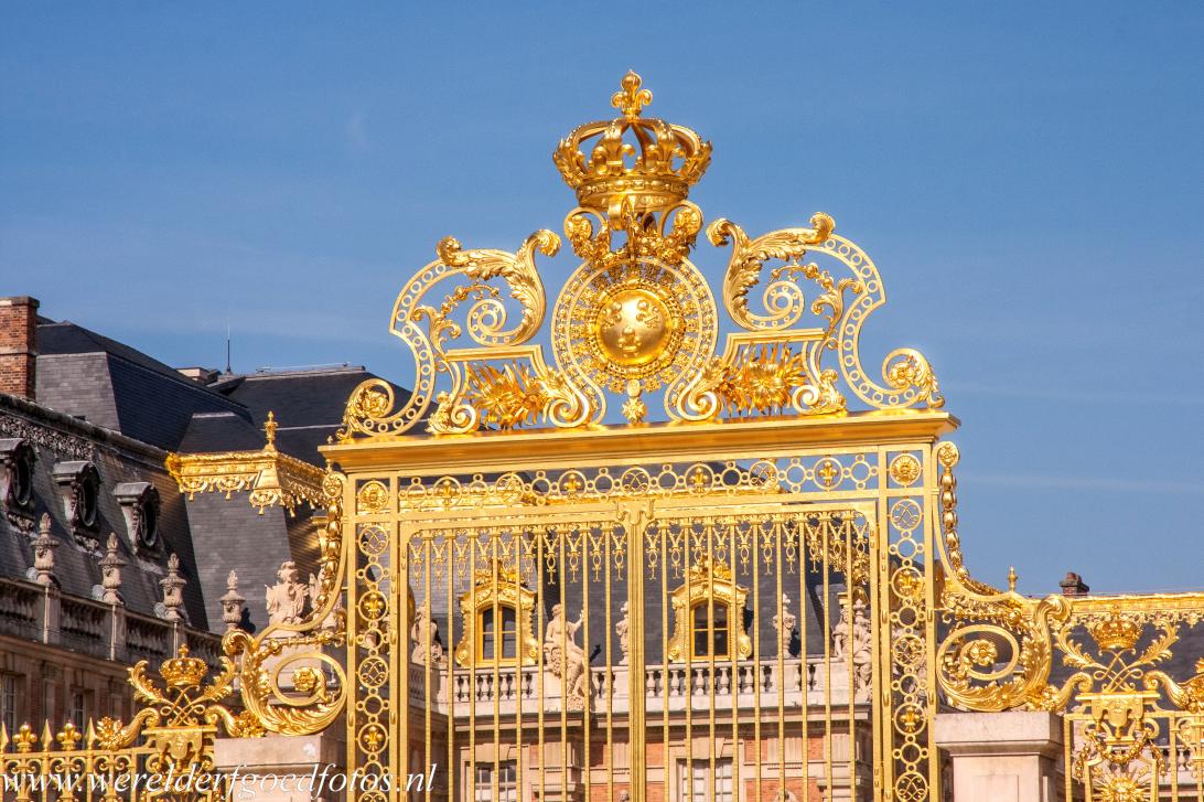 Palace and Park of Versailles - The Palace of Versailles is one of the most famous palaces in the world. The palace was built as a hunting lodge. It was later expanded... Palace and Park of Versailles - The Palace of Versailles is one of the most famous palaces in the world. The palace was built as a hunting lodge. It was later expanded...