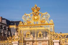 Palace and Park of Versailles - The Palace of Versailles is one of the most famous palaces in the world. The palace was built as a hunting lodge. It was later expanded... Palace and Park of Versailles - The Palace of Versailles is one of the most famous palaces in the world. The palace was built as a hunting lodge. It was later expanded...