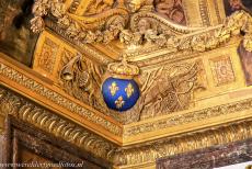 Palace and Park of Versailles - The Palace of Versailles is lavishly decorated, among the decorations the coat of arms of the Kingdom of France (Moderne), the three... Palace and Park of Versailles - The Palace of Versailles is lavishly decorated, among the decorations the coat of arms of the Kingdom of France (Moderne), the three...