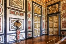 Palace and Park of Versailles - The Palace of Versailles was built to impress. It is richly embellished with coloured marble. The marble decorations are still original, but... Palace and Park of Versailles - The Palace of Versailles was built to impress. It is richly embellished with coloured marble. The marble decorations are still original, but...