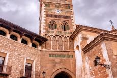 Mudéjar architectuur van Aragon - Mudéjar architectuur van Aragon: De toren van de kathedraal van Teruel, de Santa María de Mediavilla, behoort tot de best... Mudéjar architectuur van Aragon - Mudéjar architectuur van Aragon: De toren van de kathedraal van Teruel, de Santa María de Mediavilla, behoort tot de best...
