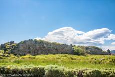 Archeologisch Tiryns - De ruïnes van het eens zo machtige heuvelfort Tiryns. Volgens een mythe werd Tiryns gesticht door Perseus, een figuur uir de...