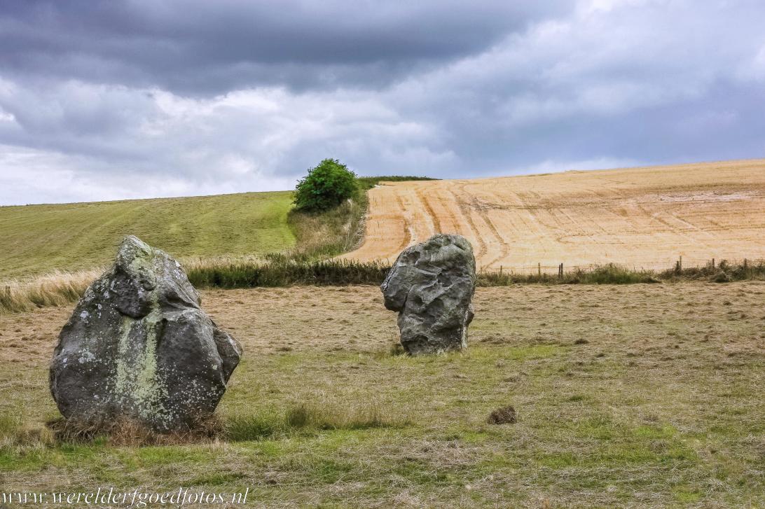 West Kennet Avenue - Stonehenge, Avebury en bijbehorende plaatsen: Een vrouwelijke diamantvormige staande steen van West Kennet Avenue. West Kennet... West Kennet Avenue - Stonehenge, Avebury en bijbehorende plaatsen: Een vrouwelijke diamantvormige staande steen van West Kennet Avenue. West Kennet...