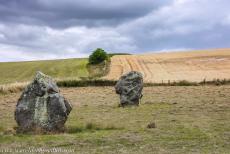 West Kennet Avenue - Stonehenge, Avebury en bijbehorende plaatsen: Een vrouwelijke diamantvormige staande steen van West Kennet Avenue. West Kennet... West Kennet Avenue - Stonehenge, Avebury en bijbehorende plaatsen: Een vrouwelijke diamantvormige staande steen van West Kennet Avenue. West Kennet...
