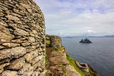 Sceilg Mhichíl - Skellig Michael - Skellig Michael, in Irish Sceilg Mhichíl: On the left hand side the monastery of Skellig Michael, on the right hand side Little...