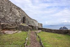 Sceilg Mhichíl - Skellig Michael - Skellig Michael - Sceilg Mhichíl: De gestapelde muren en ingang naar het klooster op de top van Skellig Michael. Er zijn enkele...
