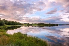 Vegaøyan - De Vega archipel - Vegaøyan - De Vega archipel: De avond valt over het hoofdeiland Vega, de eilanden van de Vega archipel en in de verte de bergen... Vegaøyan - De Vega archipel - Vegaøyan - De Vega archipel: De avond valt over het hoofdeiland Vega, de eilanden van de Vega archipel en in de verte de bergen...