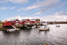 Vegaøyan - De Vega archipel - Vegaøyan - De Vega archipel: De opslagplaatsen op de kade van Nes, een vissersdorpje op het hoofdeiland Vega. In Nes staat... Vegaøyan - De Vega archipel - Vegaøyan - De Vega archipel: De opslagplaatsen op de kade van Nes, een vissersdorpje op het hoofdeiland Vega. In Nes staat...