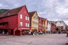 Bryggen - Bryggen nabij Holmedalsgården. De stad Bergen werd gesticht rond het jaar 1070 en is een van de oudste handelshavens in...