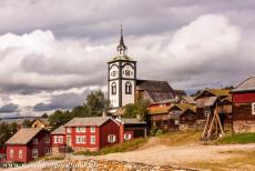 Mijnstad Røros - De houten huizen van de mijnstad Røros met de kerk in het midden. In de bergen rond Røros werd in 1644 koper ontdekt....