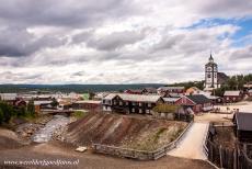 Mijnstad Røros - Mijnstad Røros en de omgeving: Røros gezien vanaf de Slegghaugan, de enorme bergen met slakken naast de smelthut...