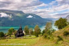 Staafkerk van Urnes - De staafkerk van Urnes staat aan de Lustrafjord, een zijarm van de Sognefjord. Het  is de oudste staafkerk van...