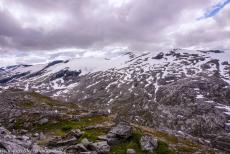 Geirangerfjord and Nærøyfjord - West Norwegian Fjords - Geirangerfjord and Nærøyfjord : The Geirangerfjord is surrounded by majestic snow-covered mountains. The...