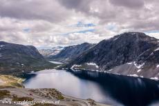 Geirangerfjord en Nærøyfjord - West-Noorse fjorden - Geirangerfjord en Nærøyfjord: De Nibbevegen is een bergweg met enkele...