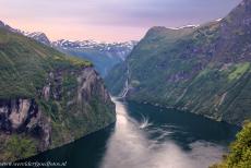 Geirangerfjord and Nærøyfjord - West Norwegian Fjords - Geirangerfjord and Nærøyfjord: The most impressive waterfalls in the Geirangerfjord are the 'Syv...