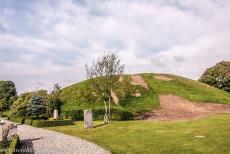 Jelling Mounds, Runic Stones and Church - Jelling Mounds, Runic Stones and Church: Underneath the eight metres high north mound is a grave chamber built from oak felled around...