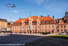 Vlootbasis Karlskrona - Vlootbasis Karlskrona: Een van de gebouwen aan het Grote Plein van Karlskrona. Aan het Grote Plein zouden schitterende gebouwen worden gebouwd,...