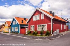 Vlootbasis Karlskrona - Vlootbasis Karlskrona: In het historische deel van de stad Karlskrona staan houten huizen langs nauwe straten. Veel van deze gekleurde...