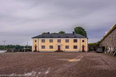 Vlootbasis Karlskrona - Vlootbasis Karlskrona: Een onderkomen voor soldaten op Fort Kungsholm. Fort Kungsholm wordt nog steeds gebruikt door de Zweedse marine. Het...