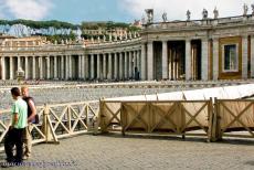 Vaticaanstad - Vaticaanstad: Voor de Sint-Pietersbasiliek in Vaticaanstad ligt het grote Sint-Pietersplein. De Sint-Pietersbasiliek, kortweg de Sint-Pieter...