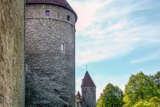 Historisch centrum van Tallinn - Historisch centrum (oude stad) van Tallinn: De stadsmuren van Tallinn zijn nog vrijwel compleet. De stadsmuren dateren uit de 13de en 14de eeuw....