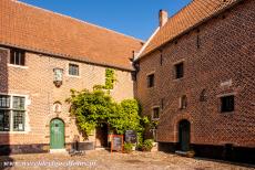 Flemish Béguinage Diest - The authentic tavern in the Flemish Béguinage of Diest dates back to 1618. Most of the Flemish Béguinages have...