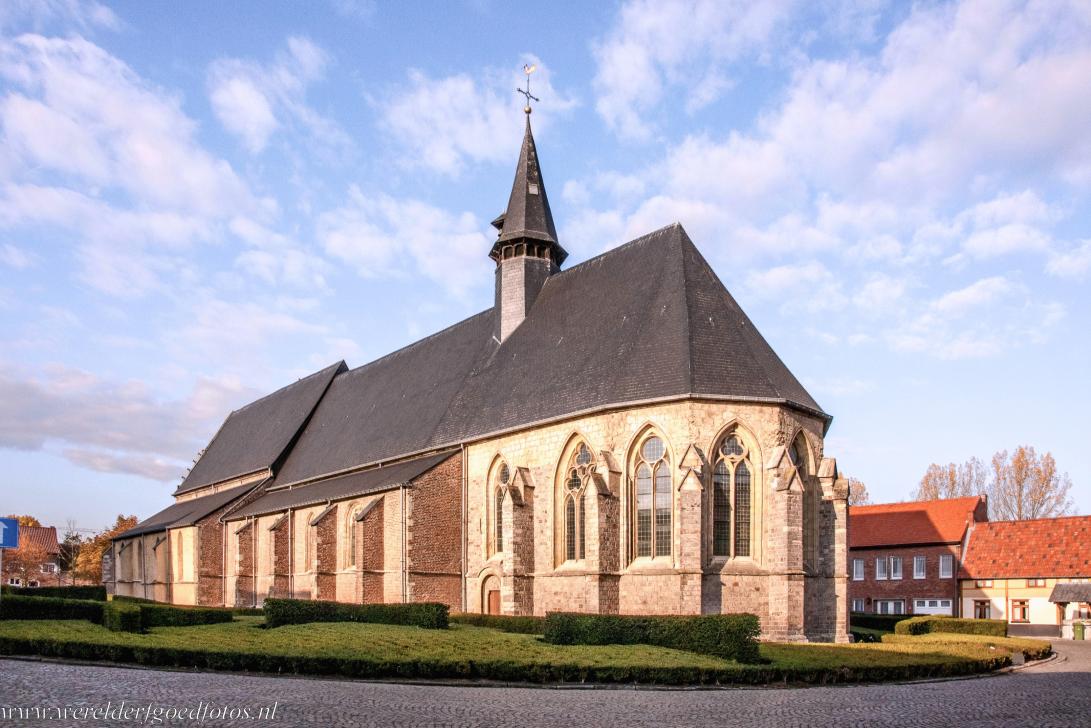 Vlaams Begijnhof van Sint-Truiden - De kerk van Sint-Agnes is het middelpunt van het Vlaams Begijnhof van Sint-Truiden. De bouw van deze laatromaanse en vroeggotische&nbsp;kerk begon...