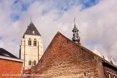 Belforten van België en Frankrijk - Belforten van België en Frankrijk: De Sint-Leonarduskerk in de stad Zoutleeuw heeft drie torens, waaronder het belfort, de...