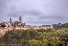 Oude stad van Segovia en het aquaduct - De kathedraal van Segovia staat op het hoogste punt van de stad van Segovia, op de plek waar Isabella I tot koningin van Castilië werd...